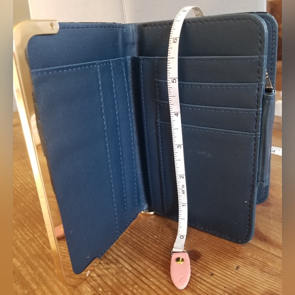 Colorful Iridescent Fold-up Wallet - Picture 5 of 8